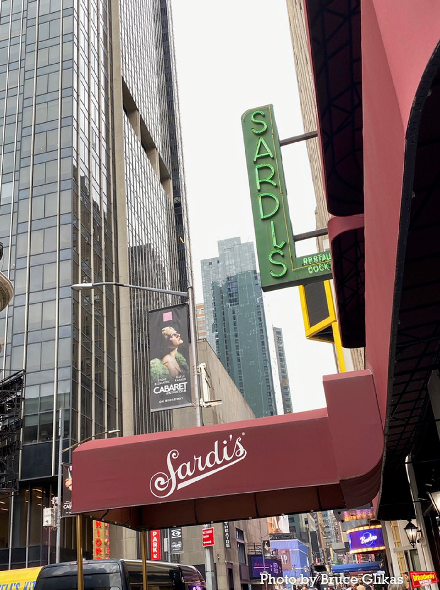 Photos: APPROPRIATE's Sarah Paulson Receives Portrait at Sardi's  Image