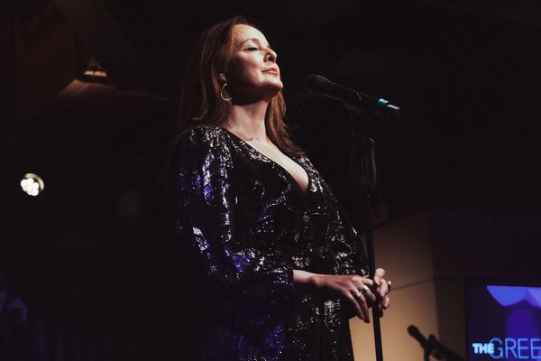 Melissa Errico  Photo