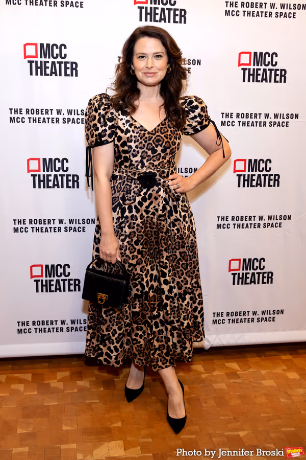Katie Lowes Photo