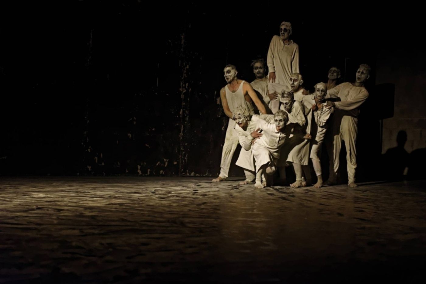 Review: MAY B - COMPAGNIE MAGUY MARIN, Sadler's Wells Review: MAY B - COMPAGNIE MAGUY MARIN, Sadler's Wells Image