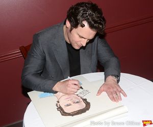 Jonathan Groff  Photo