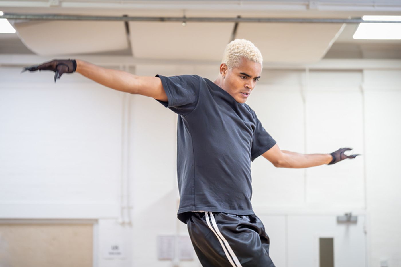 Photos: Layton Williams, Rhea Norwood, and More in Rehearsal For CABARET AT THE KIT KAT CLUB in London  Image