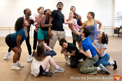 Ephraim Sykes, Ashlyn Maddox, and the cast of BYE BYE BIRDIE Photo