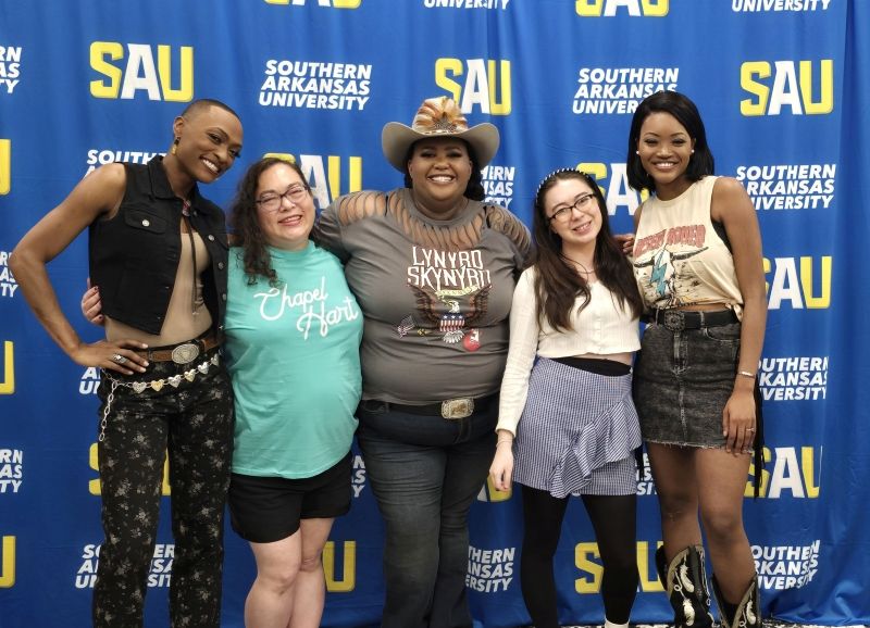 Review: CHAPEL HART at Magnolia Blossom Festival  Image