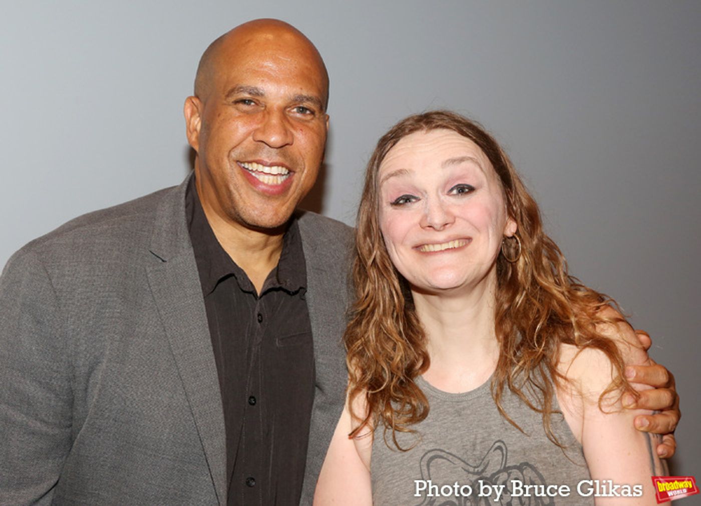 Photos: Senator Cory Booker, Bonnie Milligan, Euan Morton & Iain Armitage Visit SUFFS  Image