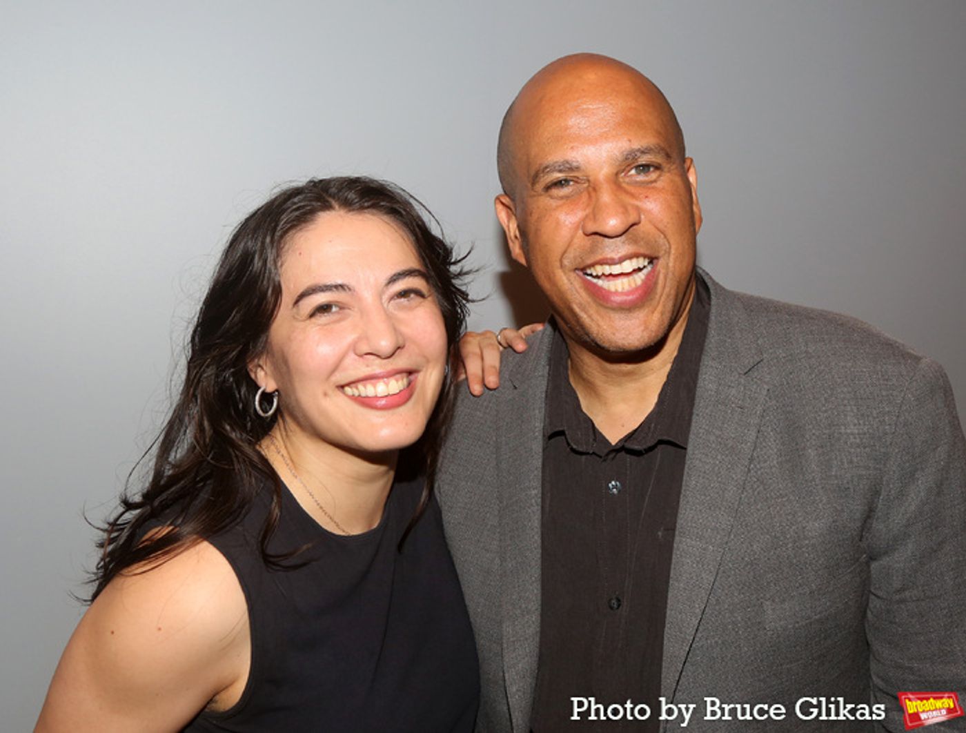 Photos: Senator Cory Booker, Bonnie Milligan, Euan Morton & Iain Armitage Visit SUFFS  Image