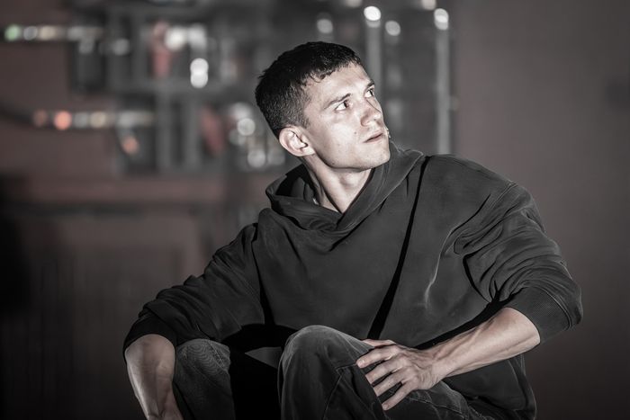 Photos: First Look at Tom Holland and Francesca Amewudah-Rivers in ROMEO & JULIET — photo 15 of 16