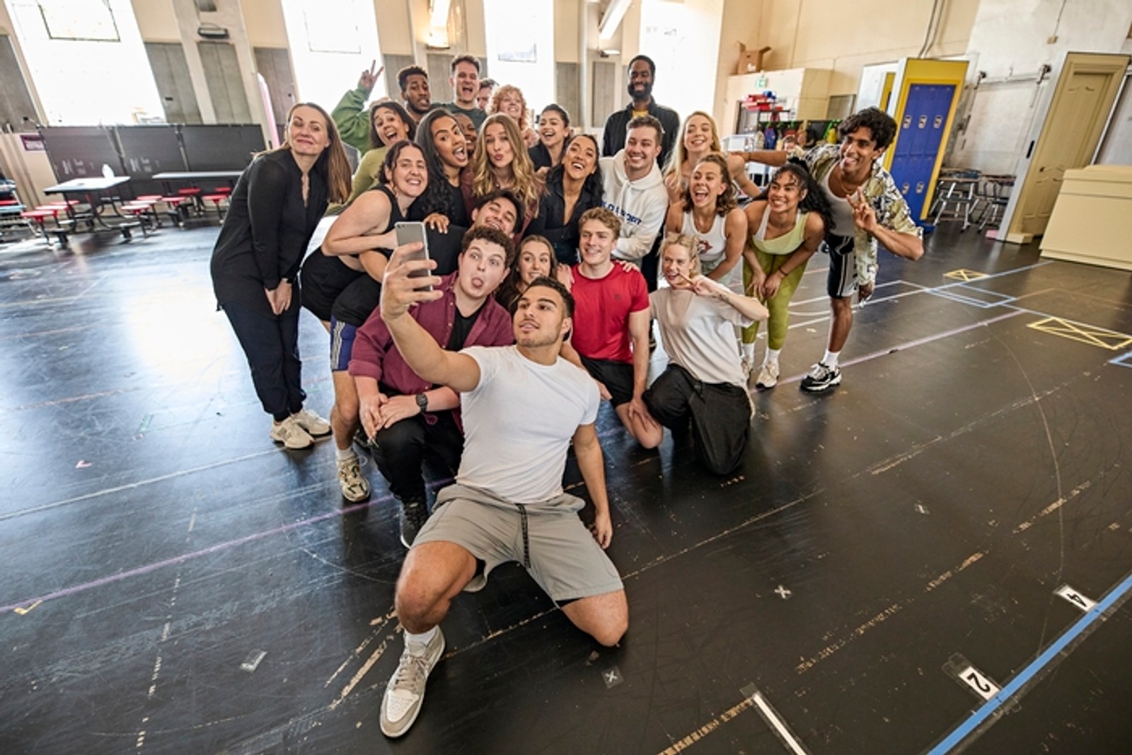 Photos: Inside Rehearsal For MEAN GIRLS in the West End — photo 1 of 10