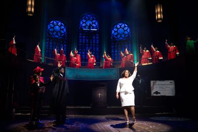 Amber Riley and the cast  Photo