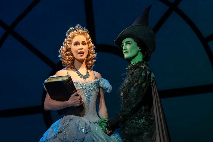 Photos: First Look at the New Cast of the National Tour of WICKED — photo 2 of 18