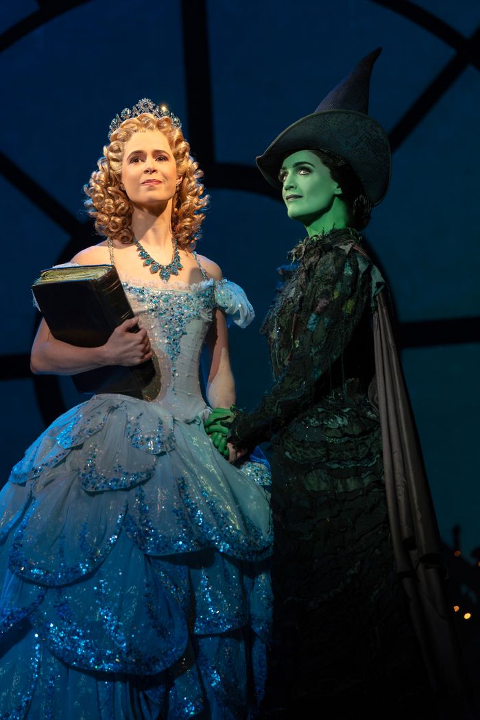Photos: First Look at the New Cast of the National Tour of WICKED — photo 3 of 18