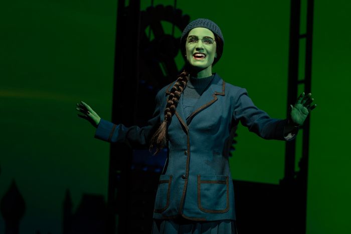 Photos: First Look at the New Cast of the National Tour of WICKED — photo 14 of 18