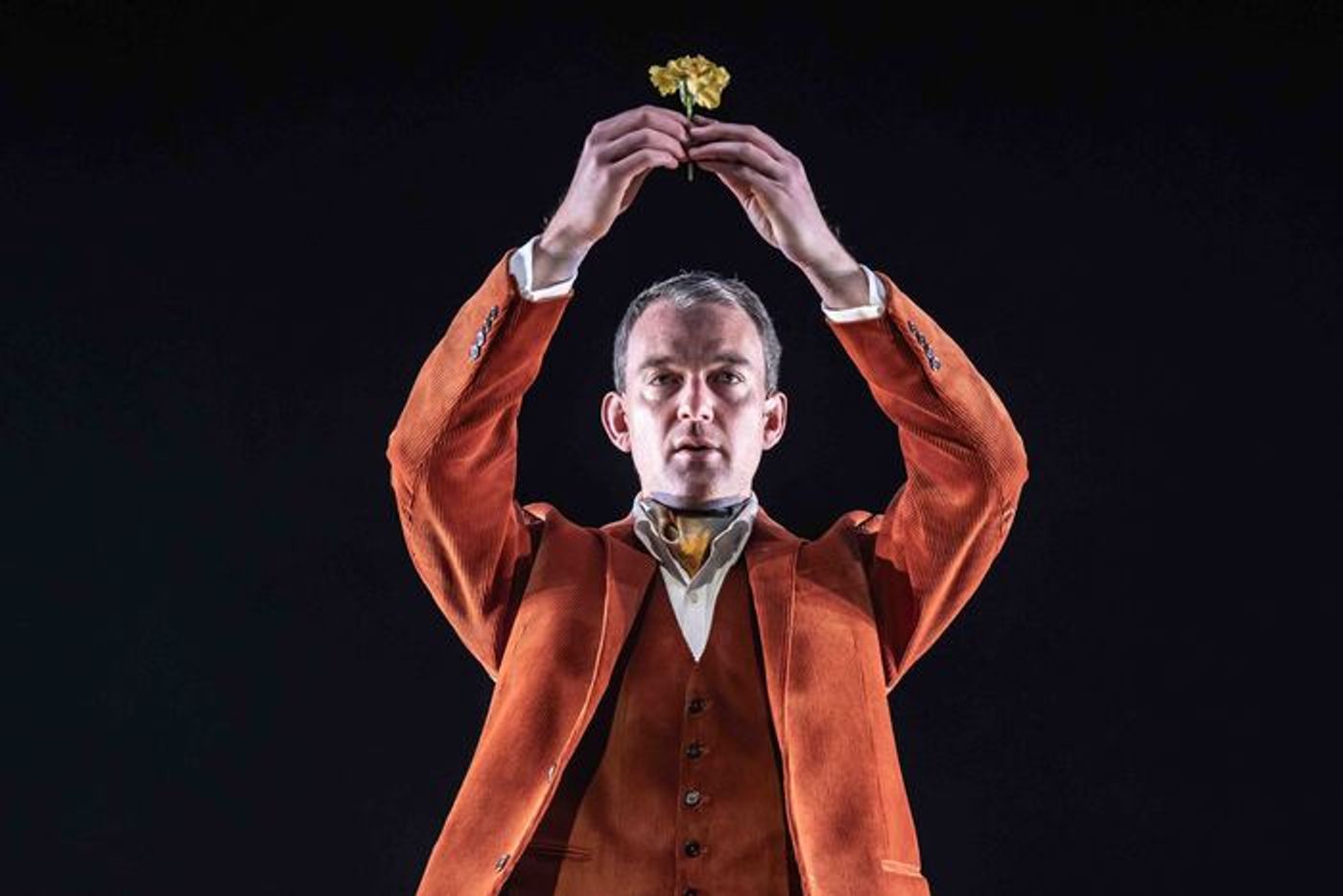 Photos: First Look at Alastair Whatley in THE IMPORTANCE OF BEING OSCAR at Reading Rep Theatre  Image