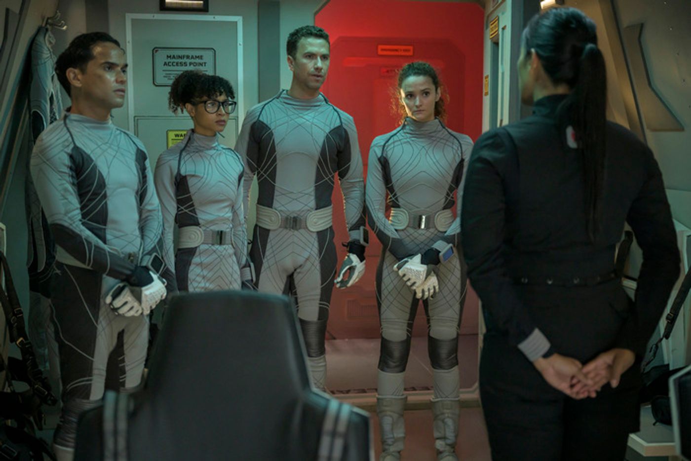 Photos: Take a Look at First Look Photos for Season 2 of SYFY's THE ARK  Image