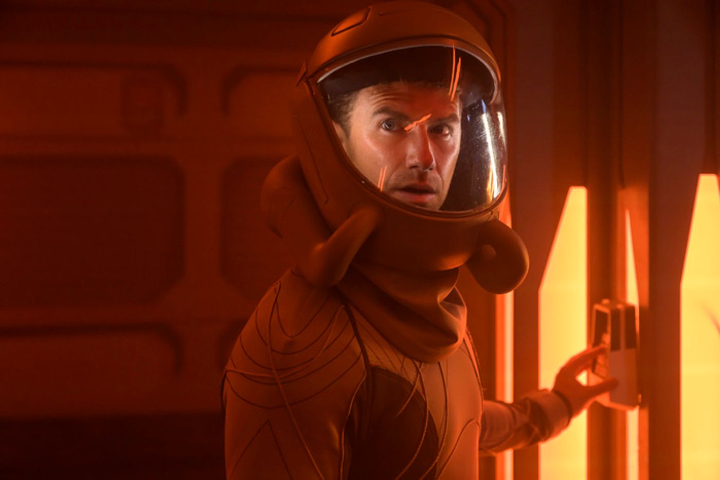 Photos: Take a Look at First Look Photos for Season 2 of SYFY's THE ARK  Image