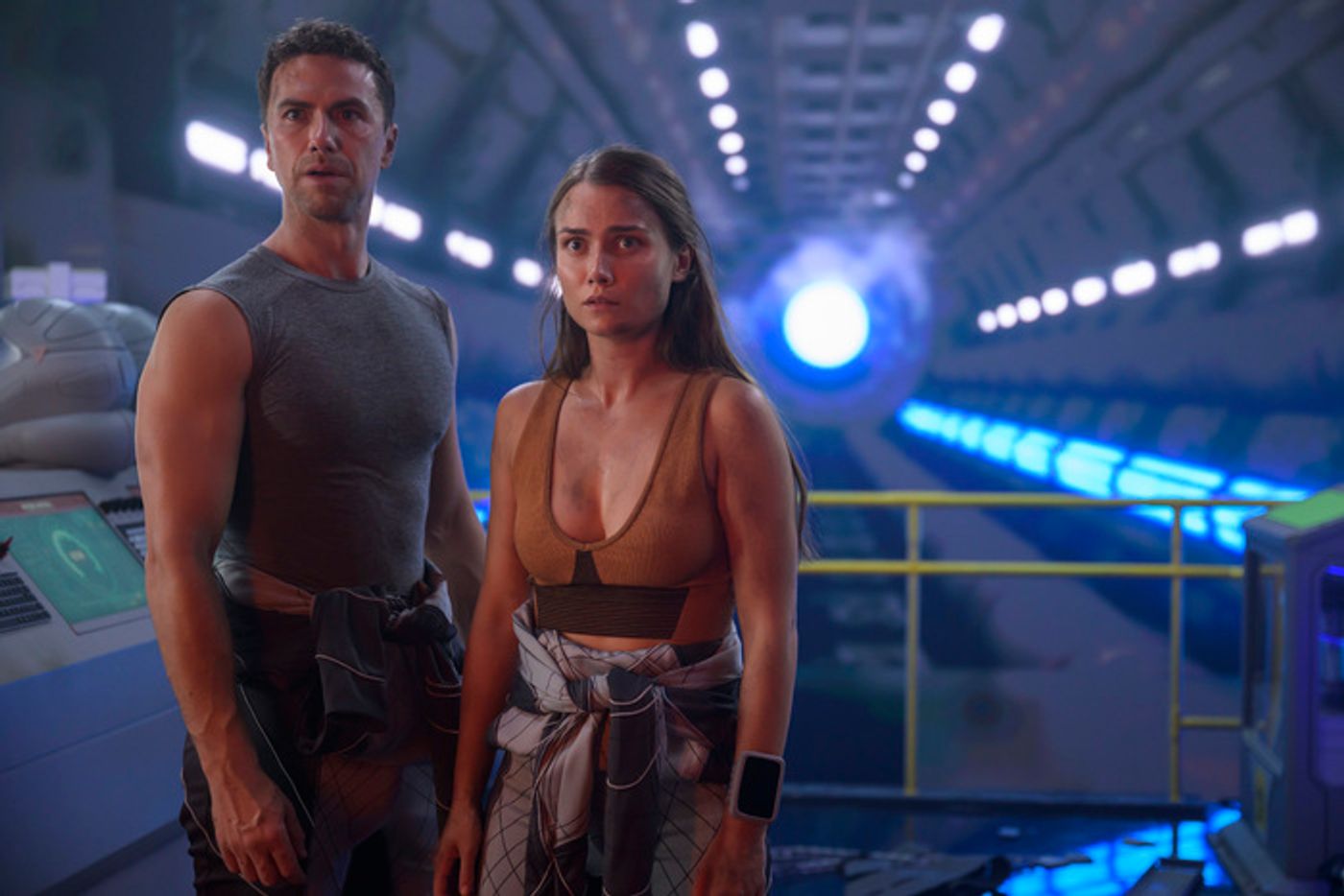 Photos: Take a Look at First Look Photos for Season 2 of SYFY's THE ARK  Image