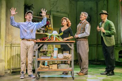 Andrew Barth Feldman, Sarah Hyland, Kevin Del Aguila, James Carpinello Photo