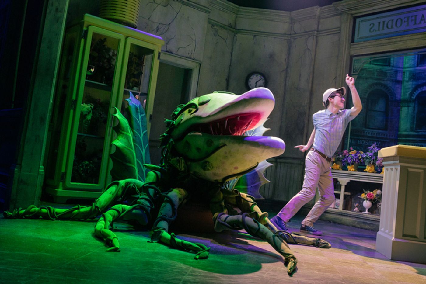 Photos: See Sarah Hyland & Andrew Barth Feldman in LITTLE SHOP OF HORRORS  Image