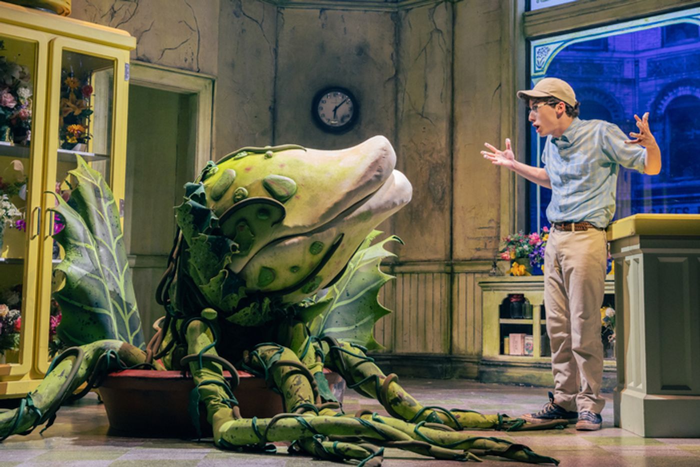 Photos: See Sarah Hyland & Andrew Barth Feldman in LITTLE SHOP OF HORRORS  Image