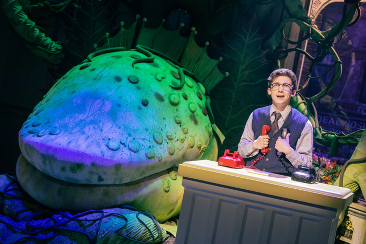 Photos: See Sarah Hyland & Andrew Barth Feldman in LITTLE SHOP OF HORRORS  Image