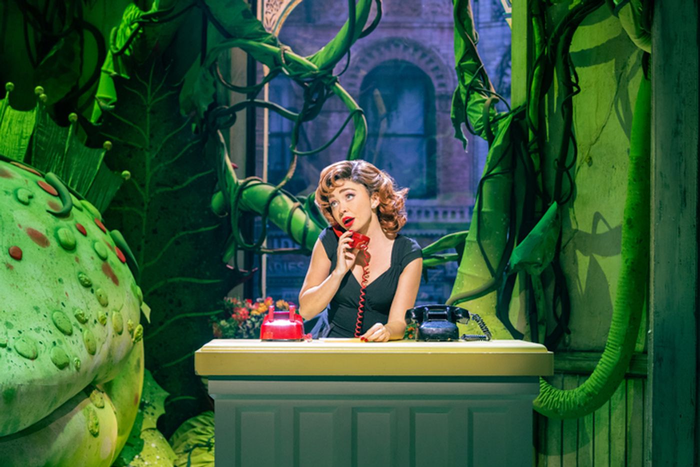 Photos: See Sarah Hyland & Andrew Barth Feldman in LITTLE SHOP OF HORRORS  Image