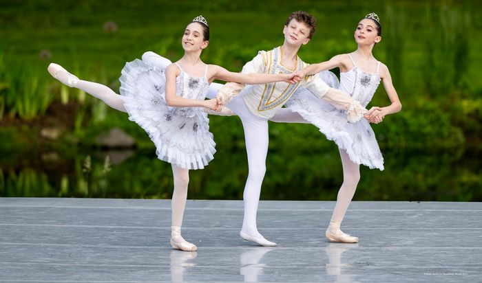 Review: PHILADELPHIA BALLET'S SPRING FESTIVAL at Red Rose Farm In Villanova Image