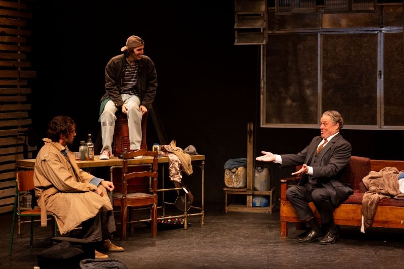 Award-winning Lyle Kessler's Dark Comedy ORPHANS (Orfaos) Opens in Sao Paulo  Image