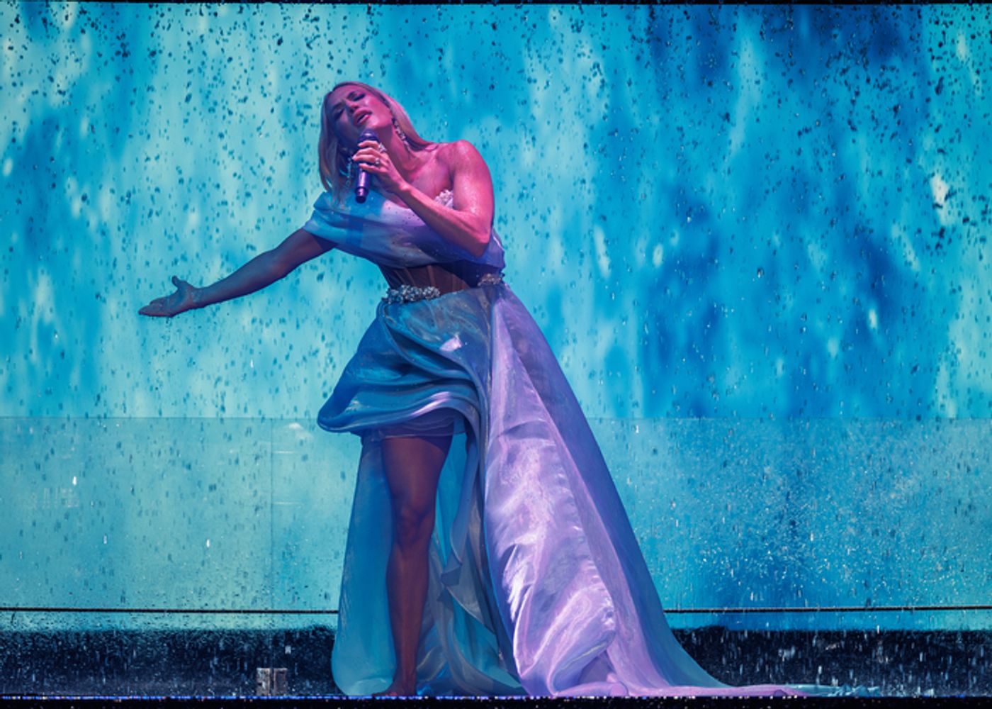 Photos: Inside Carrie Underwood's 50th Performance of 'REFLECTION: The Las Vegas Residency'  Image