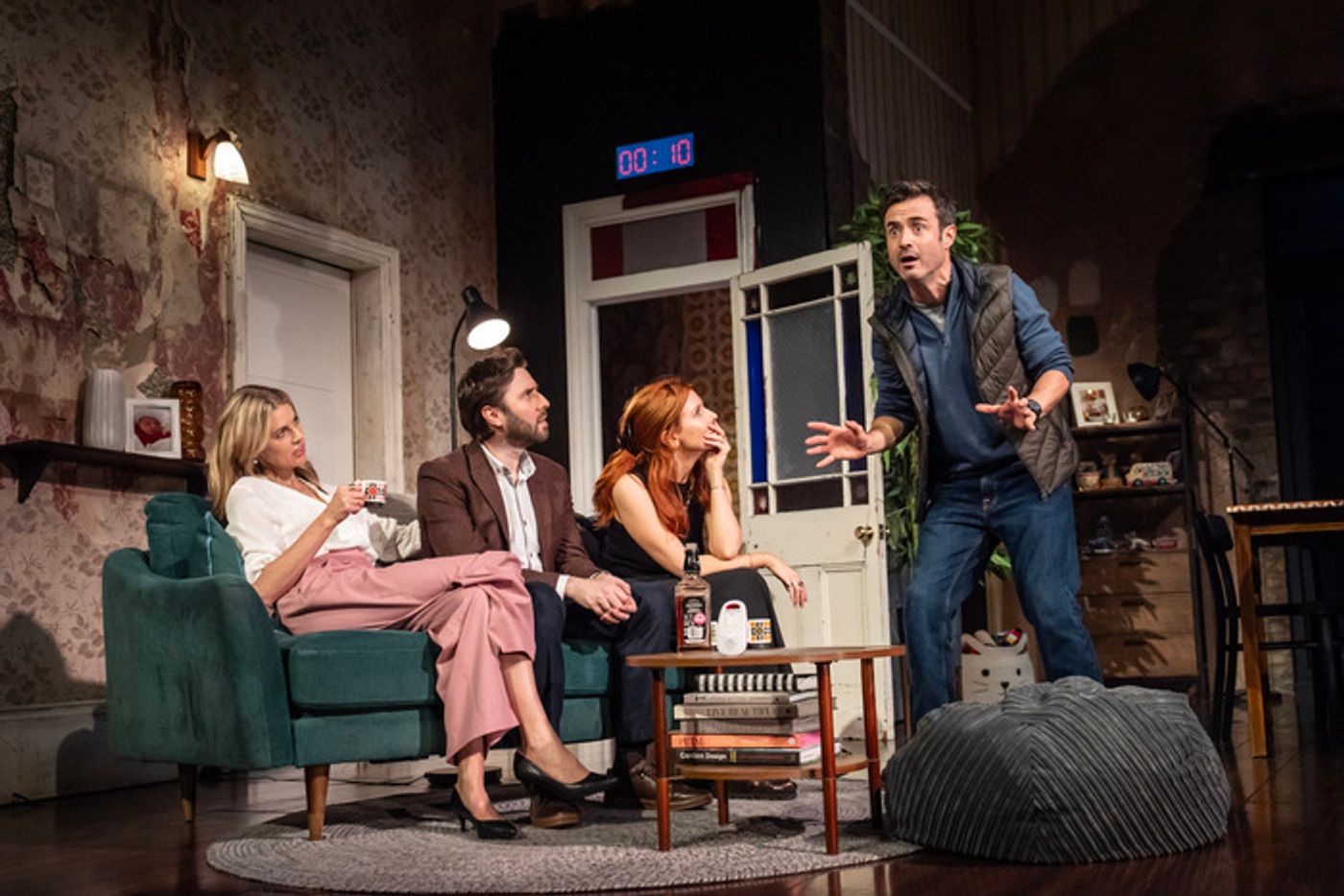 Photos: First Look at the West End Return of 2:22 - A GHOST STORY  Image