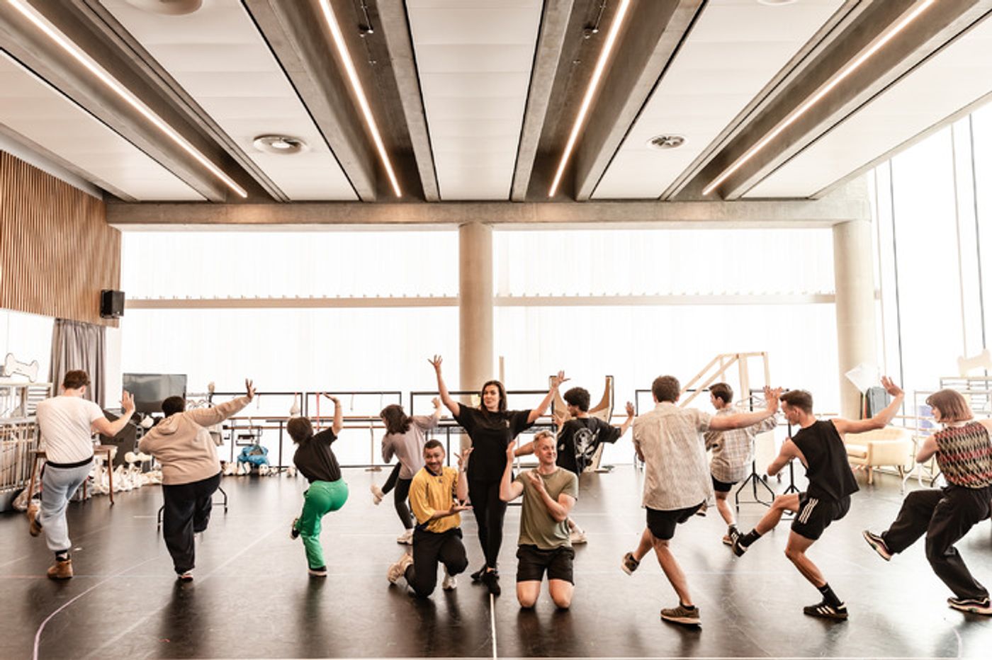 Photos: Kym Marsh and More in Rehearsal For 101 DALMATIONS  Image