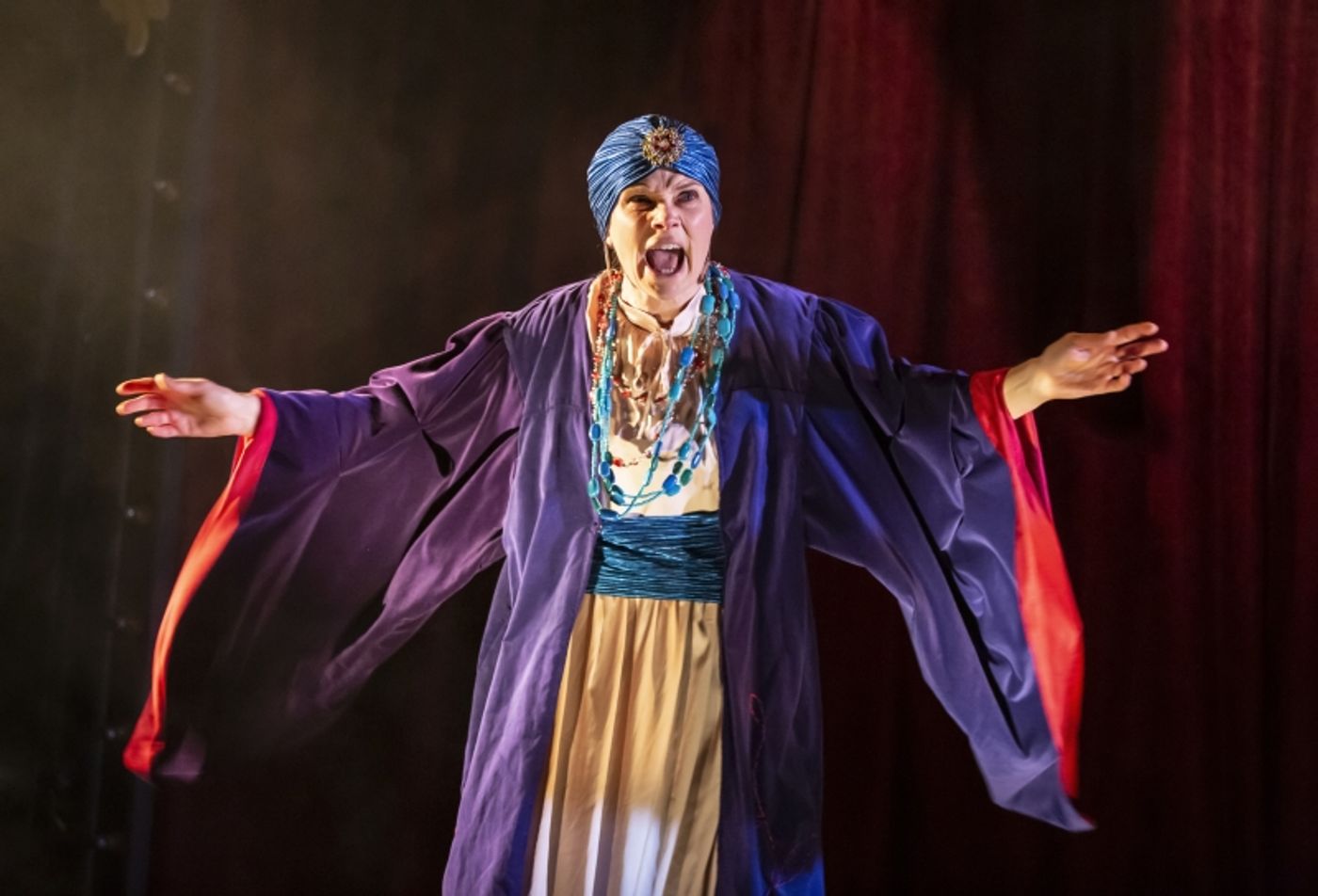 Review: HOUDINI'S GREATEST ESCAPE, King's Head Theatre  Image