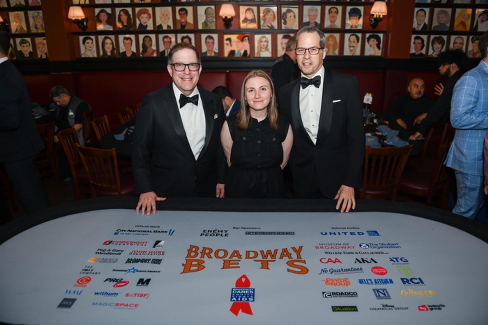Photos: Broadway Bets Raises 0,600 for Broadway Cares/Equity Fights AIDS — photo 7 of 11