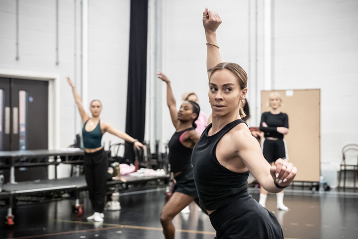 Photos: Inside Rehearsal For the UK Tour of A CHORUS LINE at Curve  Image