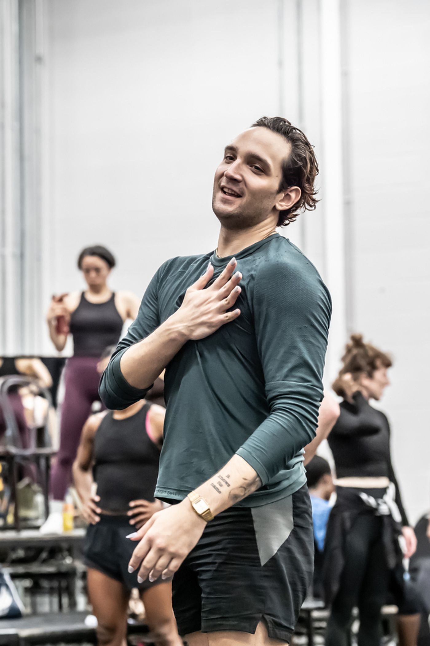 Photos: Inside Rehearsal For the UK Tour of A CHORUS LINE at Curve  Image