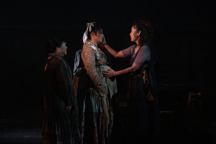 Photos: First Look at Sandra Oh & More in THE WELKIN — photo 7 of 8