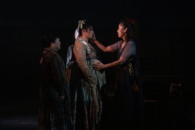 Ann Harada (Judith Brewer), Simone Recasner (Peg Carter), Sandra Oh (Lizzy Luke) Photo