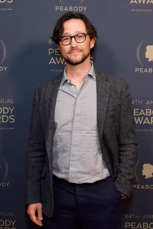 BEVERLY HILLS, CALIFORNIA - JUNE 09: Joseph Gordon-Levitt attends the 2024 Peabody Awards at Beverly Wilshire, A Four Seasons Hotel on June 09, 2024 in Beverly Hills, California. (Photo by Stefanie Keenan/Getty Images for Peabody Awards) @ BroadwayWorld BEVERLY HILLS, CALIFORNIA - JUNE 09: Joseph Gordon-Levitt attends the 2024 Peabody Aw Photo