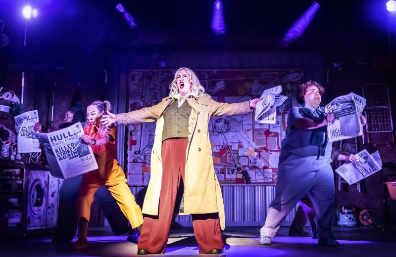 Review: KATHY AND STELLA SOLVE A MURDER!, Ambassador's Theatre  Image