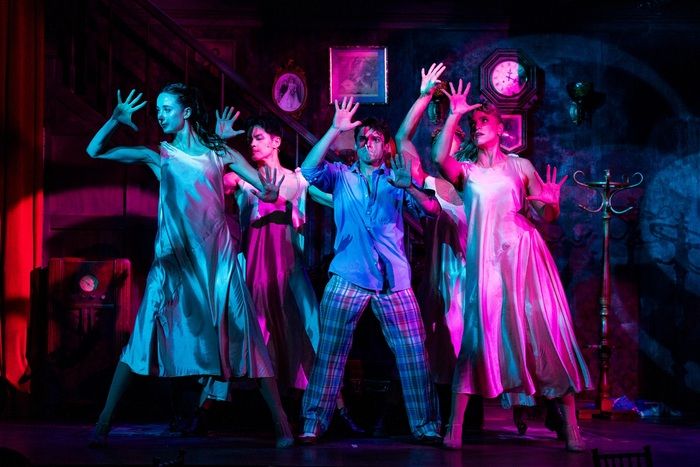 Photos: First Look at the Los Angeles Revival of REEFER MADNESS — photo 1 of 11