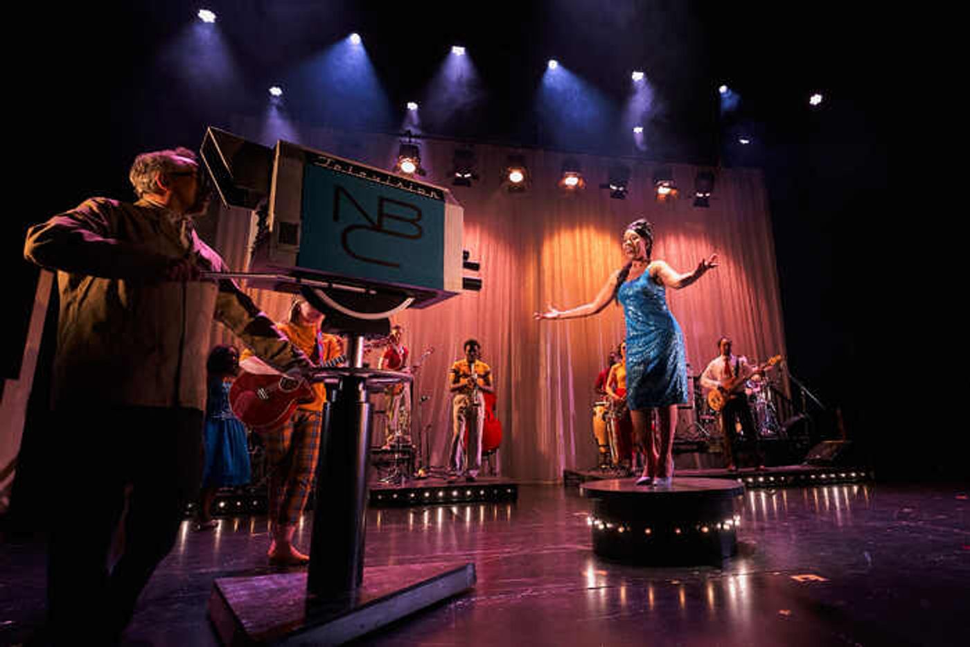 Photos: First Look at BEAUTIFUL: THE CAROLE KING MUSICAL at Pitlochry Festival Theatre Photos: First Look at BEAUTIFUL: THE CAROLE KING MUSICAL at Pitlochry Festival Theatre Image