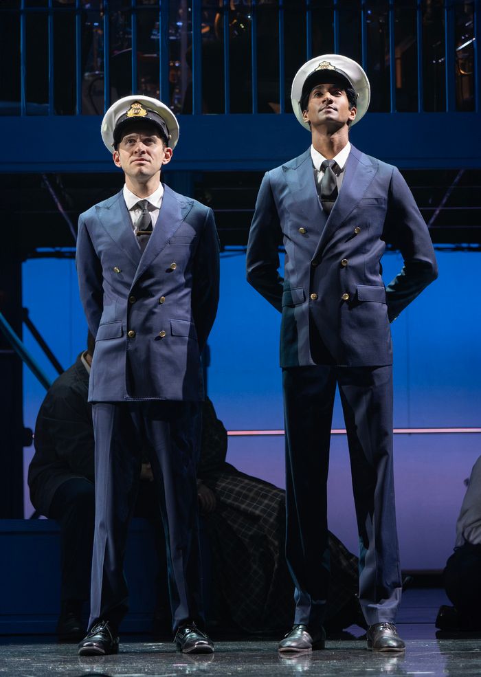 Photos: TITANIC Sails Into City Center with An All-Star Cast! — photo 13 of 15