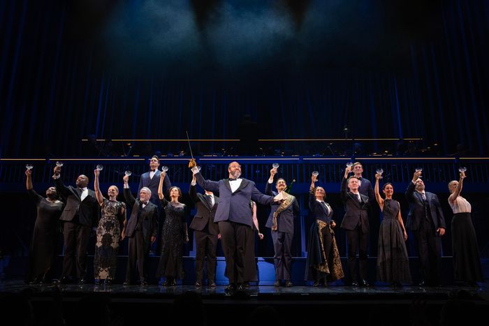 Photos: TITANIC Sails Into City Center with An All-Star Cast! — photo 15 of 15