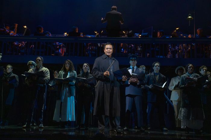 Photos: TITANIC Sails Into City Center with An All-Star Cast! — photo 14 of 15