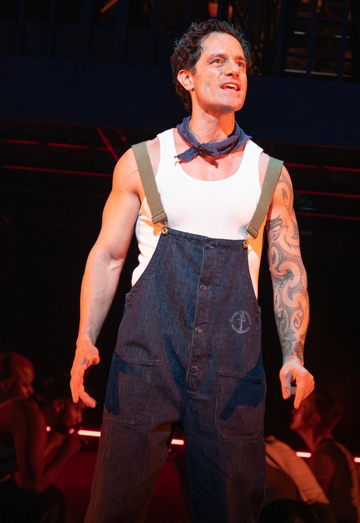 Photos: TITANIC Sails Into City Center with An All-Star Cast! — photo 1 of 15