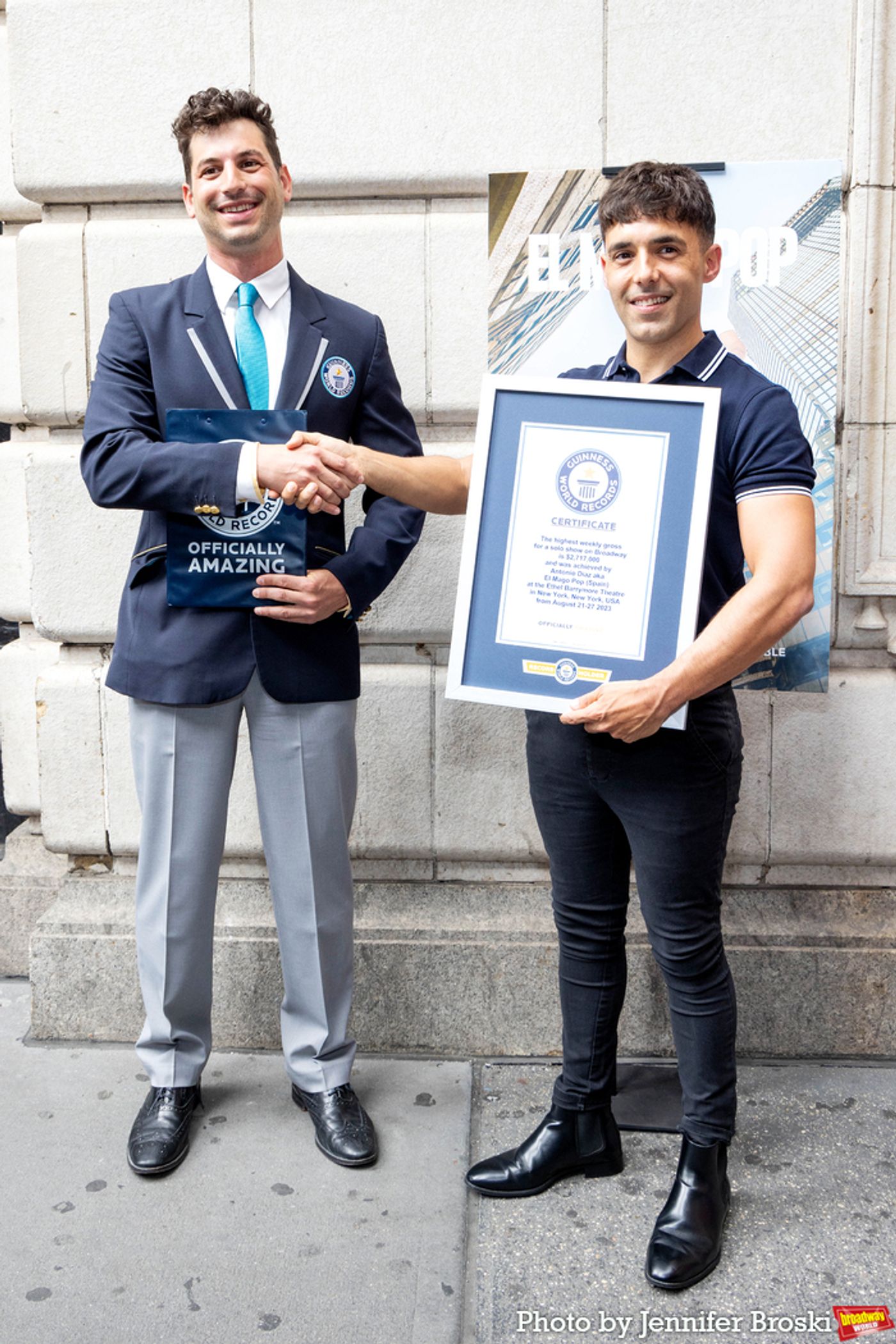 Photos: EL MAGO POP, AKA Antonio Diaz, Receives Guinness World Record  Image
