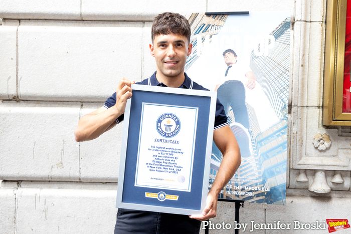 Photos: EL MAGO POP, AKA Antonio Diaz, Receives Guinness World Record — photo 12 of 12