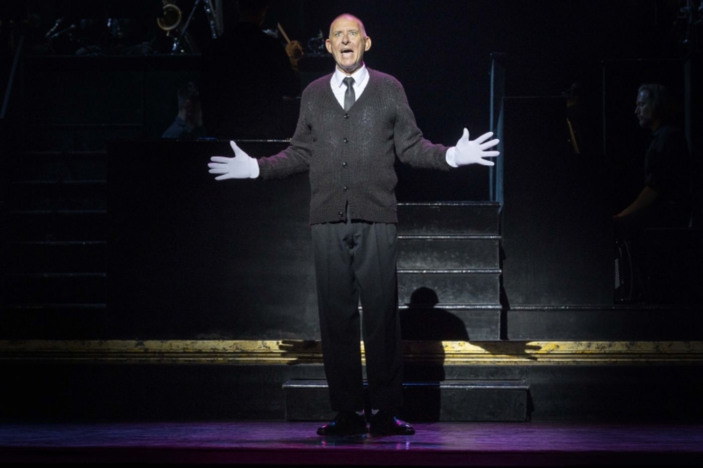 REVIEW: Lucy Maunder Shines As Roxie Hart As Walter Bobbie's Revival Of CHICAGO Receives A New Sydney Season With A Fabulous New Cast  Image