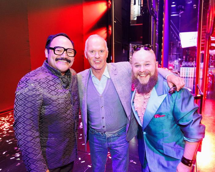 Photos: Michael Keaton Visits THE HEART OF ROCK AND ROLL — photo 4 of 6