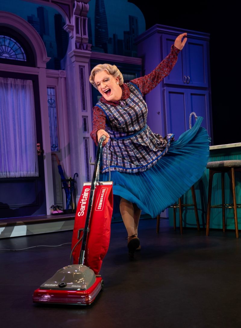 Review: MRS. DOUBTFIRE at Pantages Theatre Image