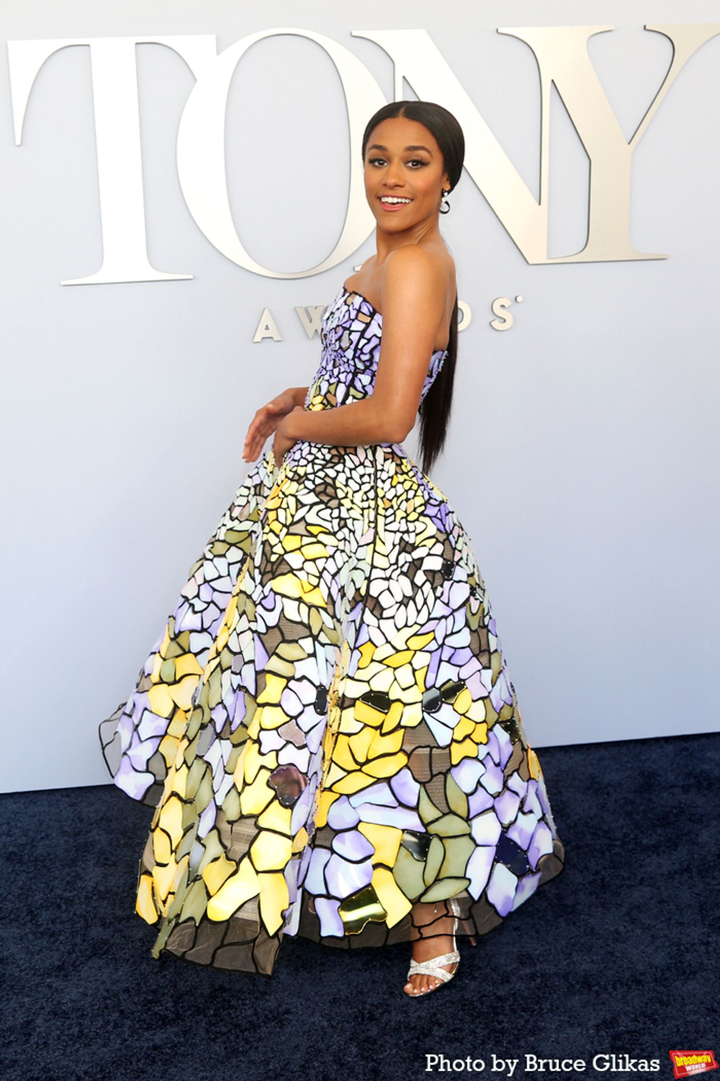 Photos: On the Red Carpet at the 2024 Tony Awards  Image